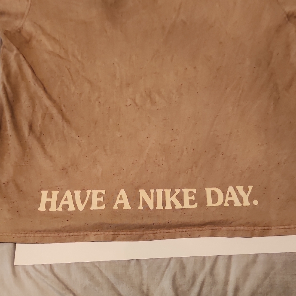 Nike Tan Tee with Daisy Flowe Graphic - Picture 5 of 7